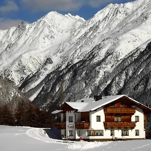 Apartment Almhof, Sölden